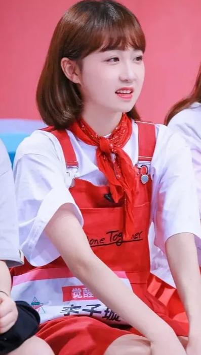 而且"创系列"选秀的主题曲c位有魔咒,《创造101》李子璇被卡在第12名