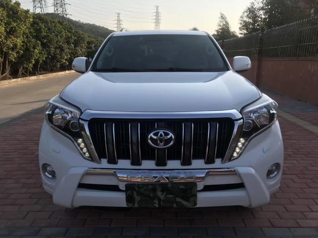 实拍普拉多4000vxl仅售26万,外观犀利凶猛,值得信赖的品质