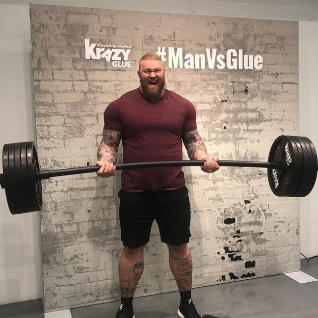 501公斤冰岛大力士刷新世界硬拉吉尼斯纪录还要跨界打拳击赛