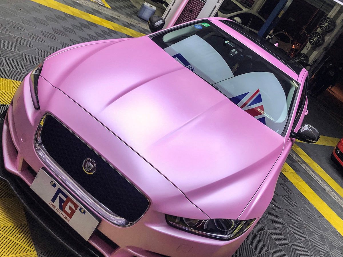 捷豹车身改色电光樱花粉 rg瑞集改色膜福建泉州加盟店出品