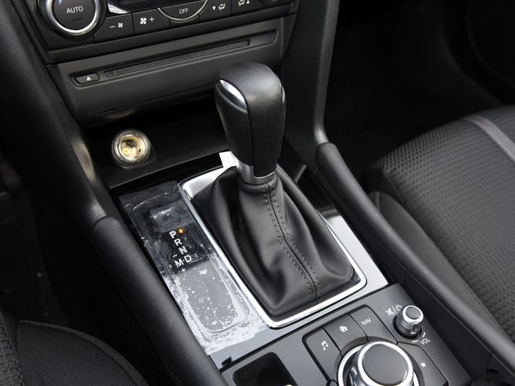 自动挡里的"手自一体",你真的会用么?多少人没用过手动模式?