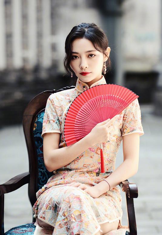 《青你2》旗袍,许佳琪已经绝美,看到她才知什么叫"军阀太太"