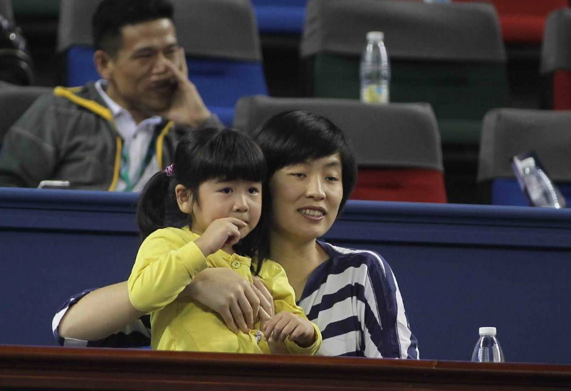 身高已达1米7,网友:我还没有小朋友高|姚明|姚沁蕾|女儿_新浪新闻