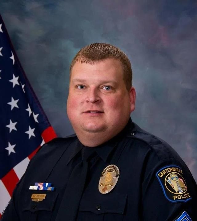 英国警察"真忙",义正言辞上性教育课