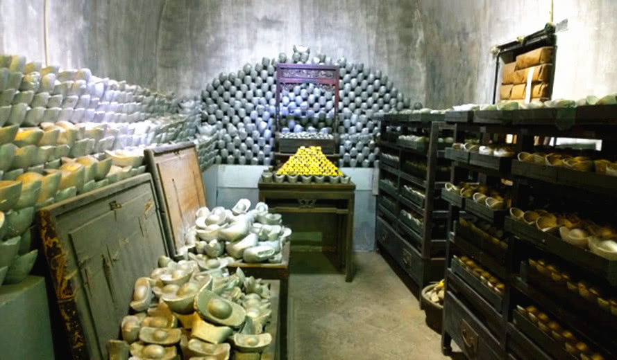 乾隆刚驾崩一个垂暮之年老人出现和珅仰天长叹我死期到了