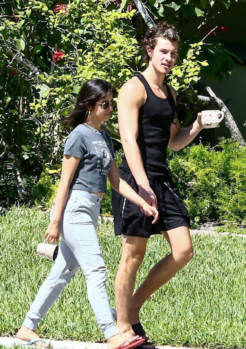 "萌德"和"卡妹"约会照曝光!一个留起小胡子,一个居然长胖了