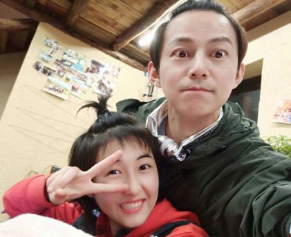 有种区别对待叫向往4滤镜,看到张子枫和黄磊的肤色差,太现实了