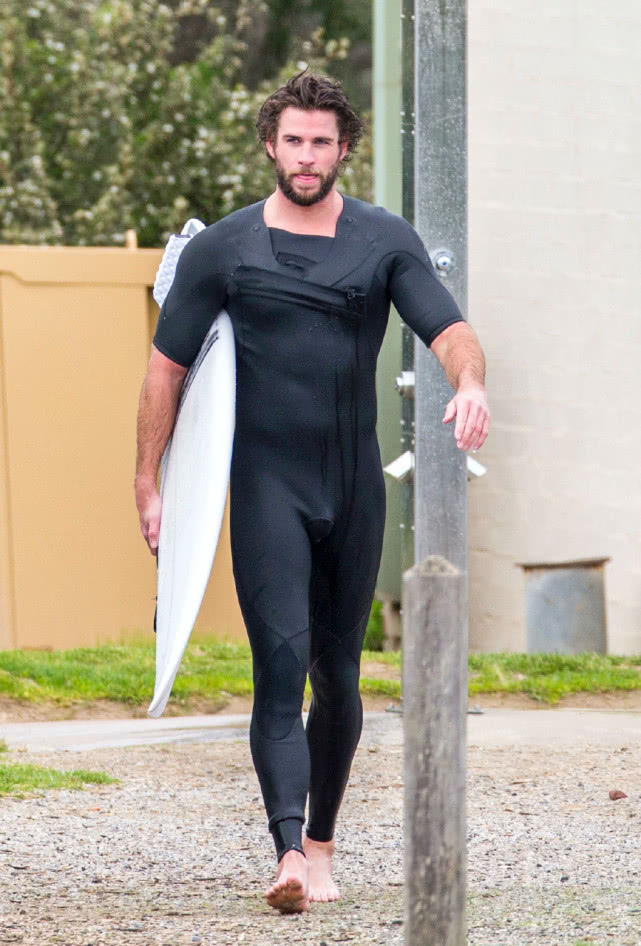 这颜值和191cm完美肌肉身材,帅到掉渣