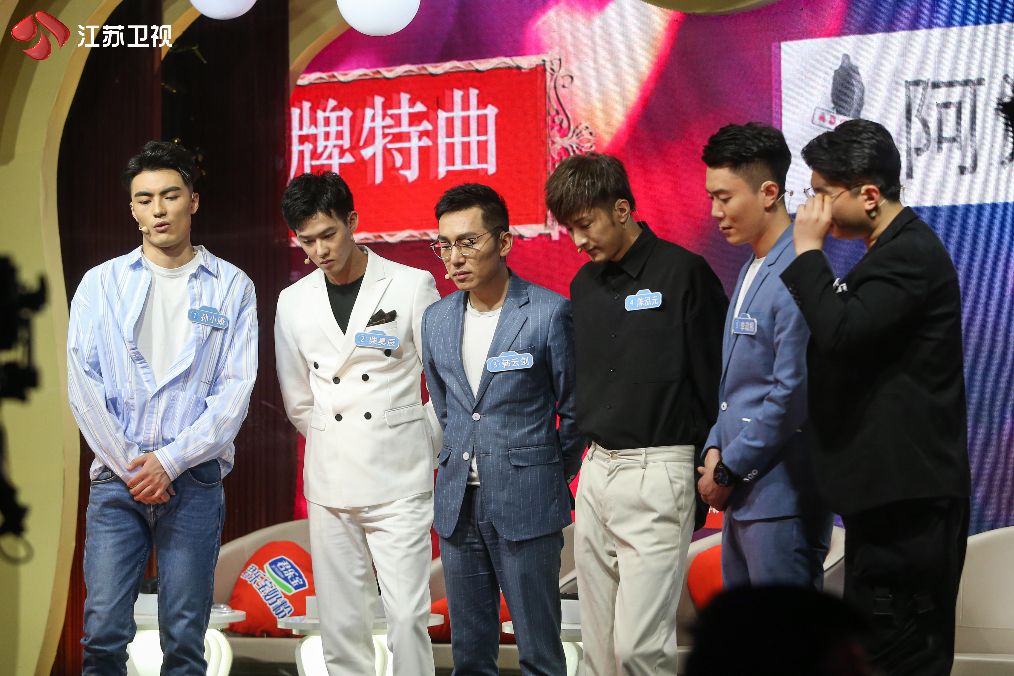今晚《新相亲大会》品读优秀女生的成长日记|新相亲大会|汤楠|爱情