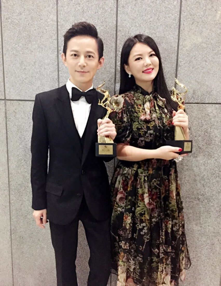 打开何炅的朋友圈,才知道他的人脉有多牛!