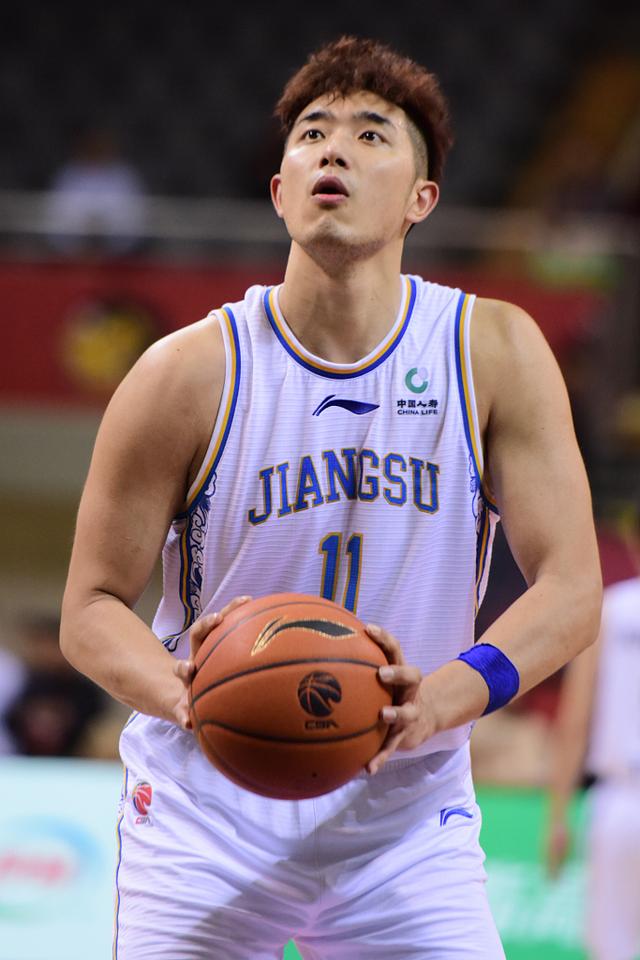 曾入选国家队,现成江苏男篮本土核心,吴冠希能带队进入季后赛吗