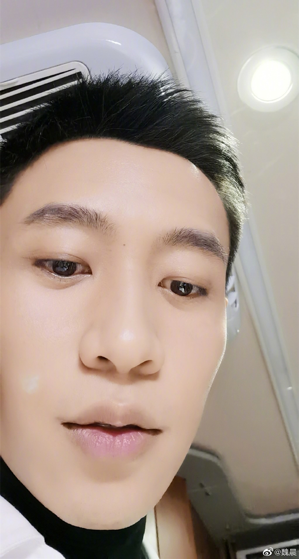 明星假期晒照,40岁陈好素颜出镜仍少女,34岁魏晨变化大到不敢认