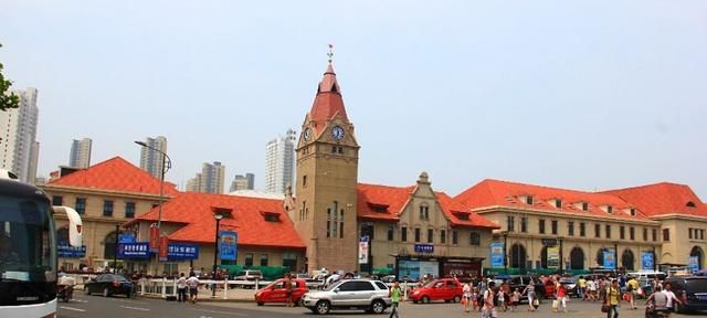 我国最“受欢迎”的火车站，已有120年历史今美成景点，就在青岛