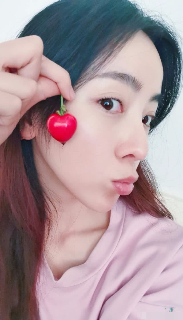 央视五四晚会节目单曝光,33岁李思思春晚后首复出,近照状态好