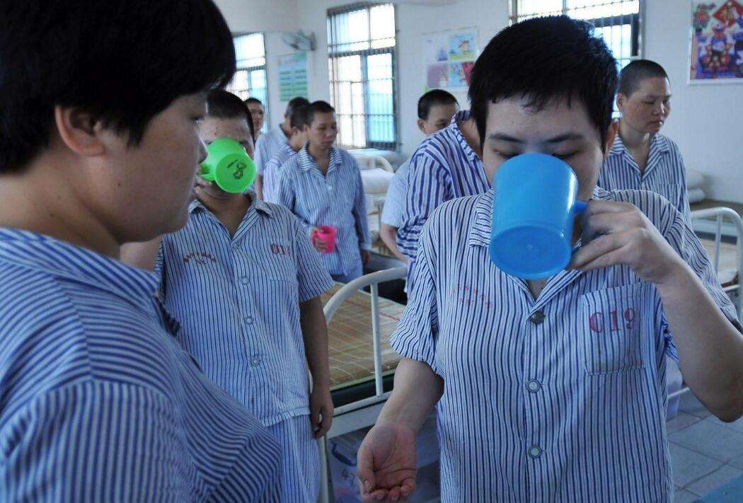 女记者精神病院体验非人折磨,10天后出来写成实录,立刻轰动全国|布莱|