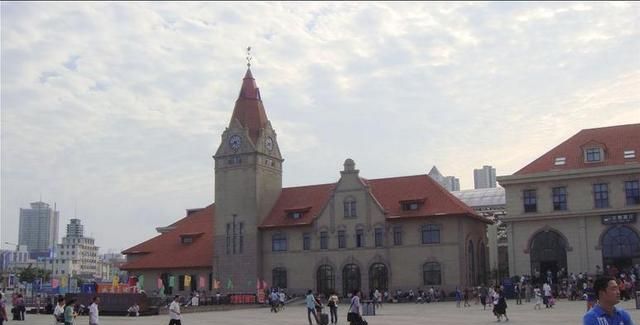 我国最“受欢迎”的火车站，已有120年历史今美成景点，就在青岛