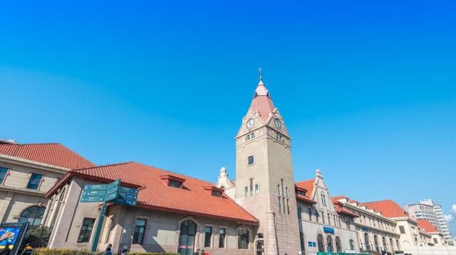 我国最“受欢迎”的火车站，已有120年历史今美成景点，就在青岛
