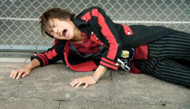 点《假面骑士》系列中初次登场强无敌,却疯狂吃瘪的骑士