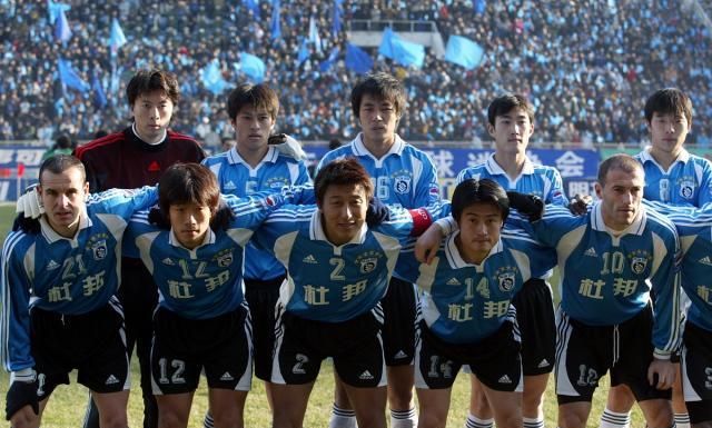 按冠军量排中国足球的豪门球队：恒大，大连，鲁能冠军数都是10+