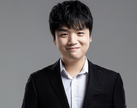 lol微笑本人对《你微笑时很美》怎么看?一个手滑愤怒暗示什么?