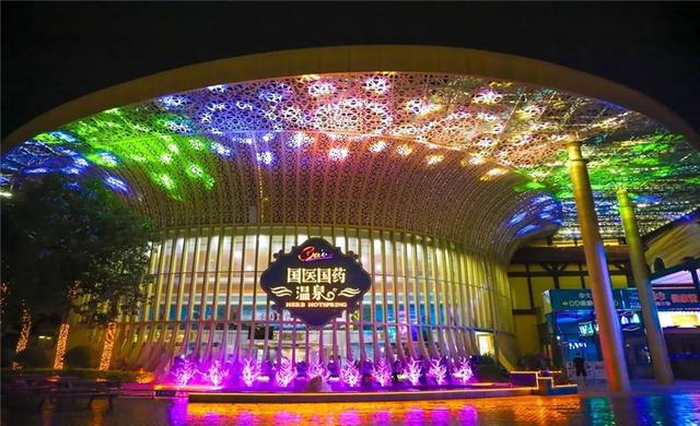 100w 游客强烈推荐!精选出游线路,立即抢购买一送一啦!