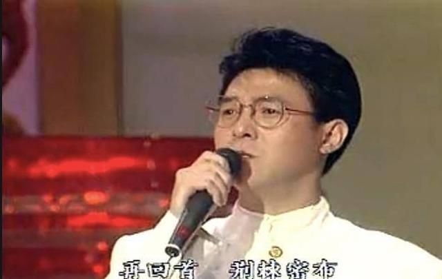 90年代那个唱 再回首 的韩国歌手姜育恒 如今过得还好吗 姜育恒 再回首 四十年 新浪新闻