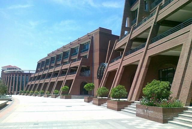 青岛同城大学,青岛理工大学与青岛科技大学,该如何选择和报考