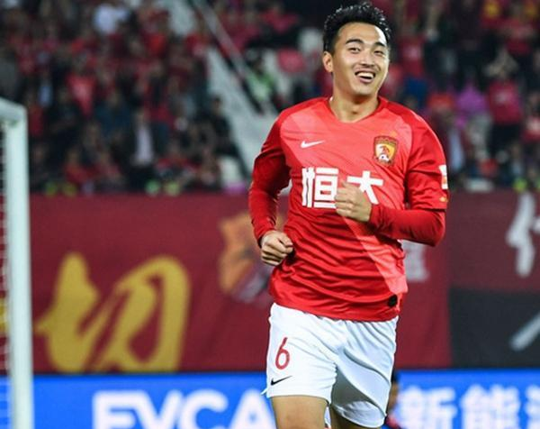 广州恒大中后卫竞争有多激烈?朴志洙高准翼得到卡帅重用