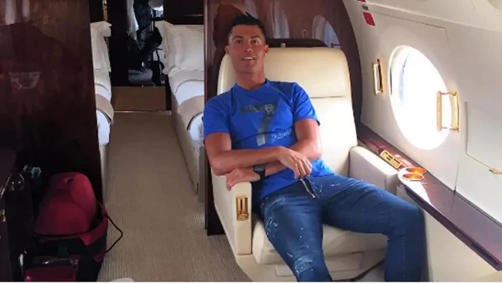 cr7归来c罗豪华私人飞机已经出发14天后训练场见