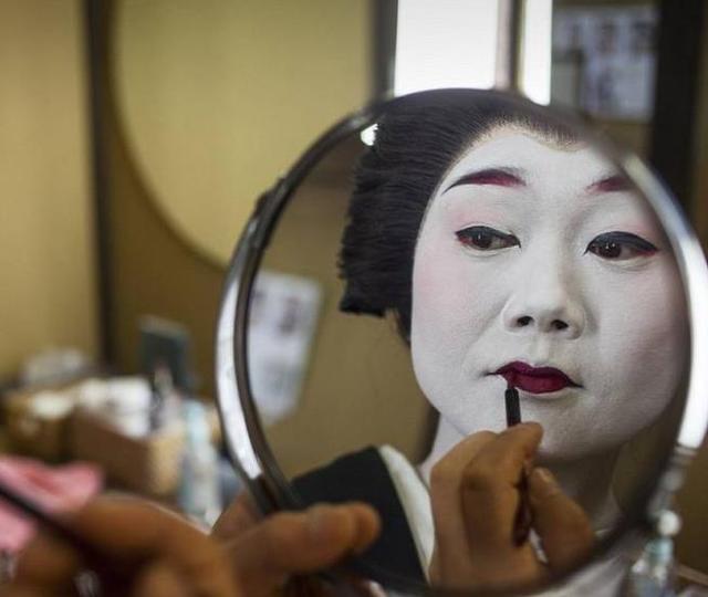 日本最"严格"的职业,脸部要涂的煞白,结婚就必须退出|艺伎|职业|结婚