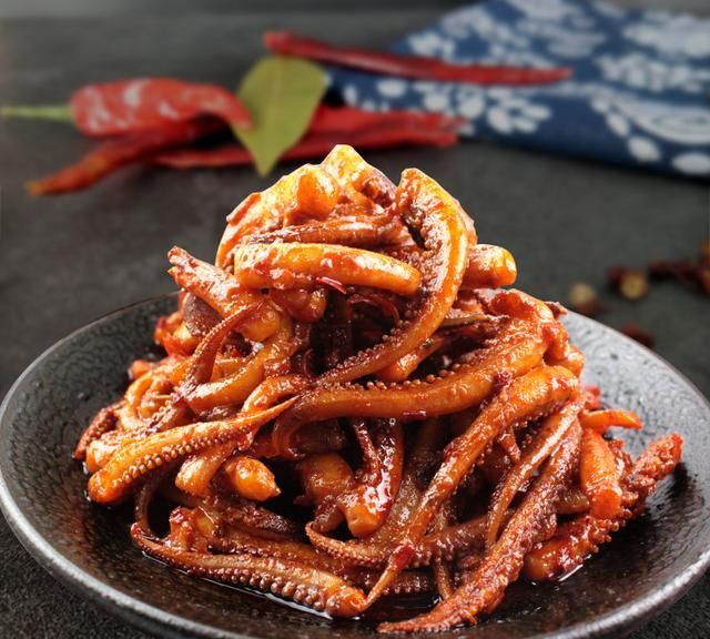越吃越上瘾的是什么?香辣鱿鱼丝,高蛋白的小零食!