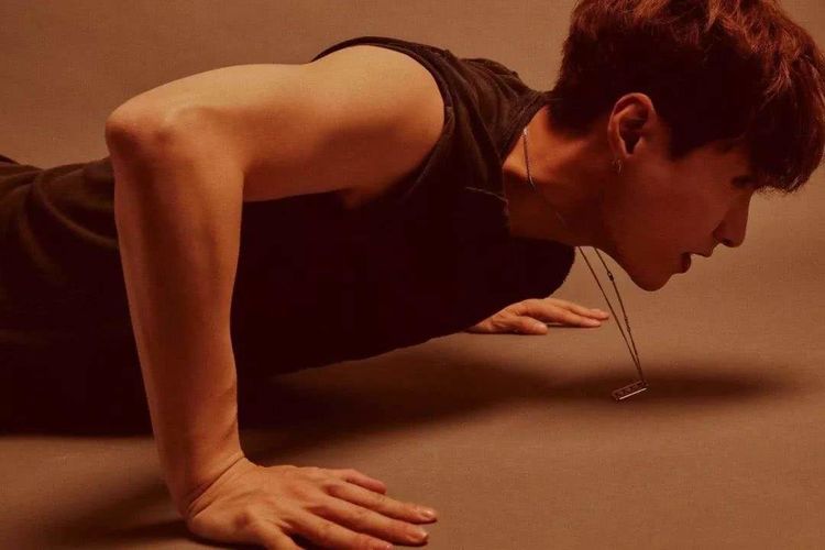 这些明星隐藏的太深了|霍尊|张艺兴|肌肉_新浪新闻