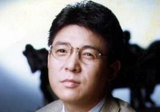 90年代那个唱 再回首 的韩国歌手姜育恒 如今过得还好吗 姜育恒 再回首 四十年 新浪新闻