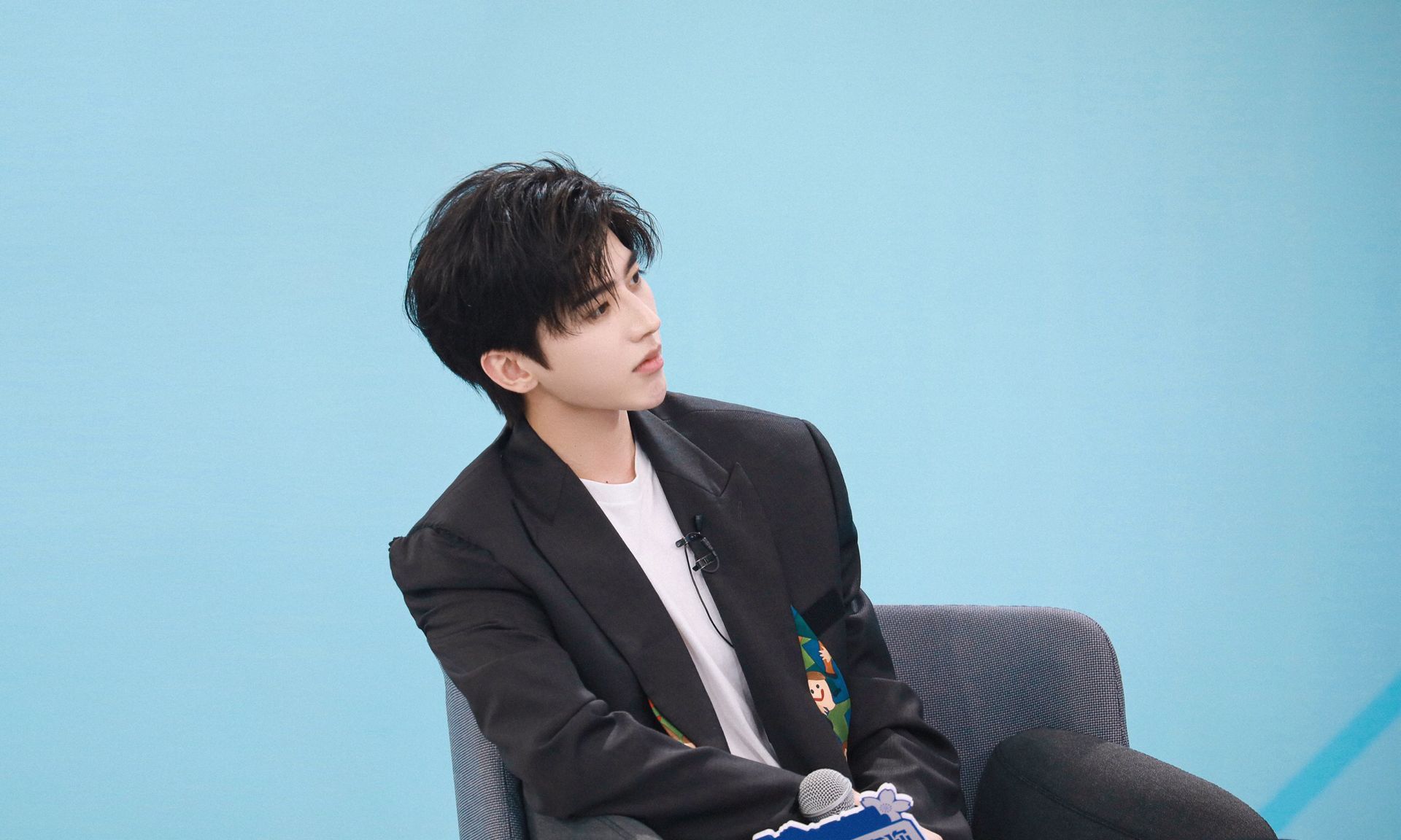 是时候安利蔡徐坤穿搭啦,男票照着穿,约会相当给面