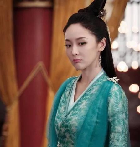 18岁被张艺谋捧红,罗晋曾为她痴狂,如今31岁却沦为跑龙套|罗晋|李曼