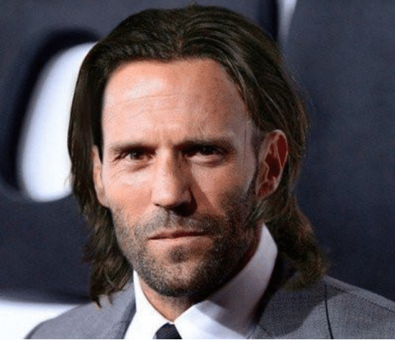 有种"整容"叫斯坦森留长发,硬汉形象全无,秒变欧美混血王子!