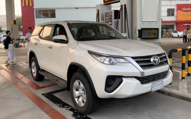 2020款丰田奔跑者提车!落地价与途观看齐,配普拉多动力 四驱