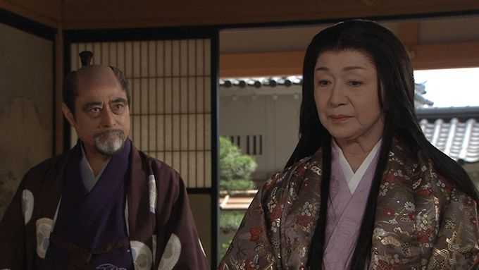 普通日本人都有姓氏但为什么天皇一家没姓氏