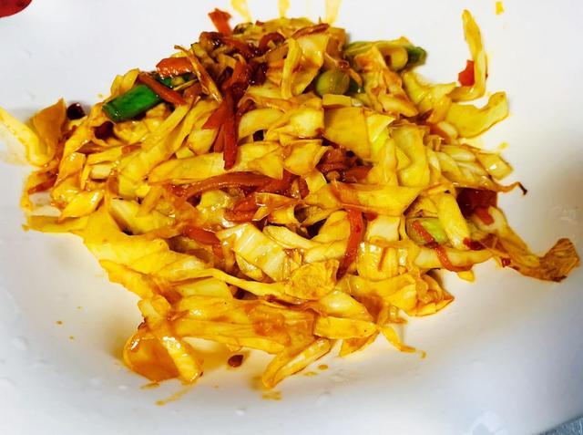 滑溜溜的红薯粉无肉素炒也好吃粉丝吸收汤汁超入味