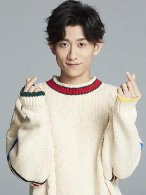 张一山生日晒素颜照,杨紫发文为兄弟庆生,一举动被赞情商高!