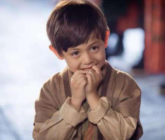 我国最独特混血村村民长着蓝眼睛高鼻梁却自称中国人