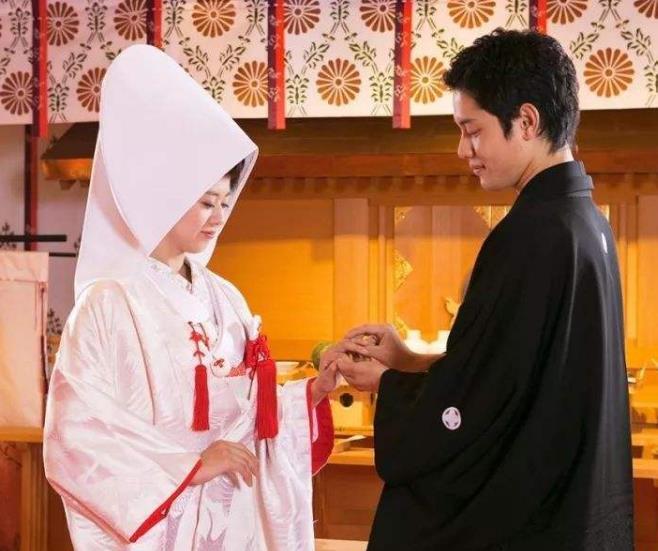 日本新兴的"开放婚姻",夫妻互不干涉,冲破保守追求自由