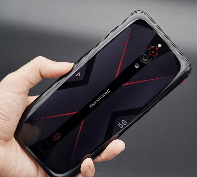 努比亚红魔5g,自带风扇的游戏手机