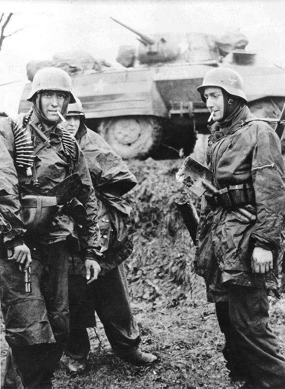 专折磨屠杀犹太女人的女纳粹,被民兵追杀的日本鬼子,历史罕见照