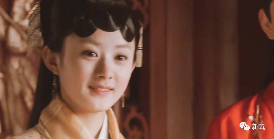 其实赵丽颖也在里面,演的邢岫烟95大家还记得《新红楼梦》咩?