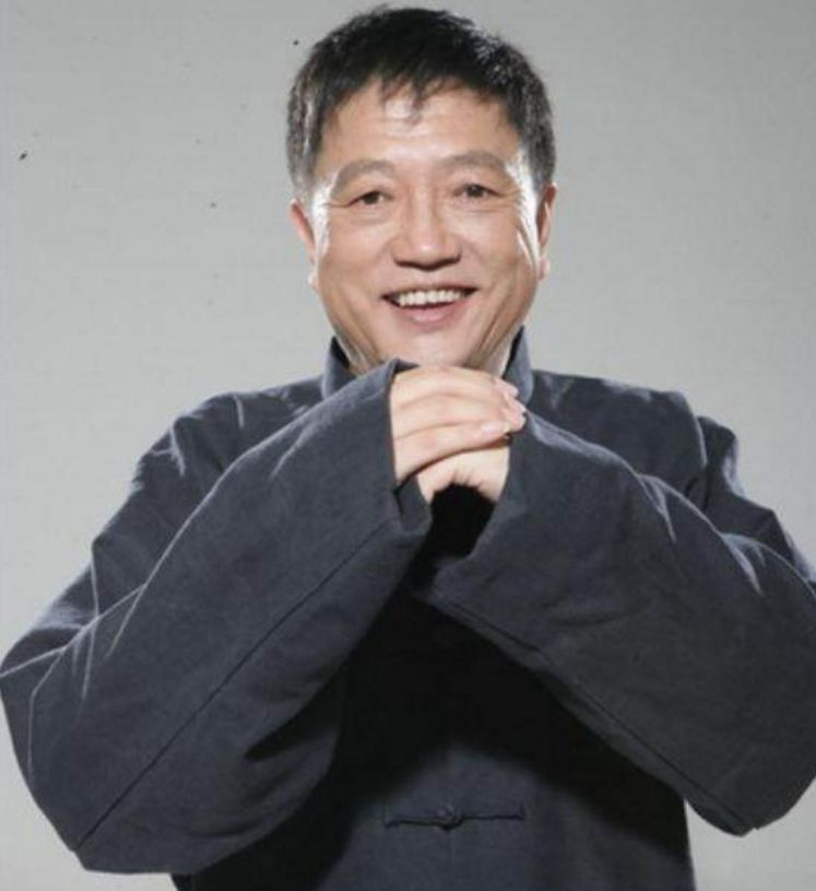 我们都知道,电视剧当中有年轻一辈的人,也有老一辈的人.