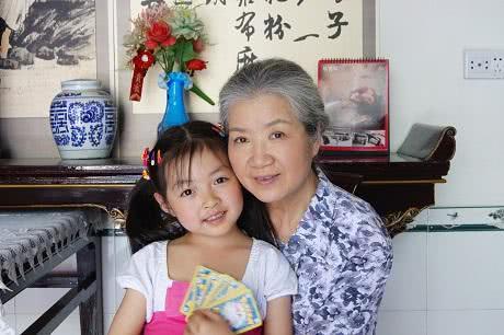 长得不美却是实力派,嫁帅气演员恩爱46年,如今75岁越来越红|曹翠芬