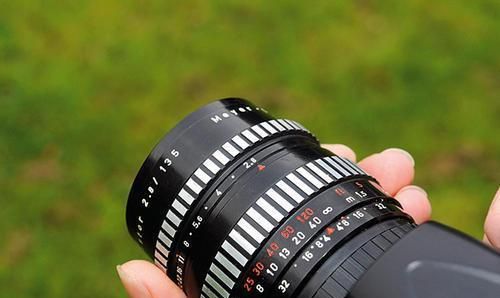 相机镜头是怎样进行对焦的?又是怎样准确对焦的呢?