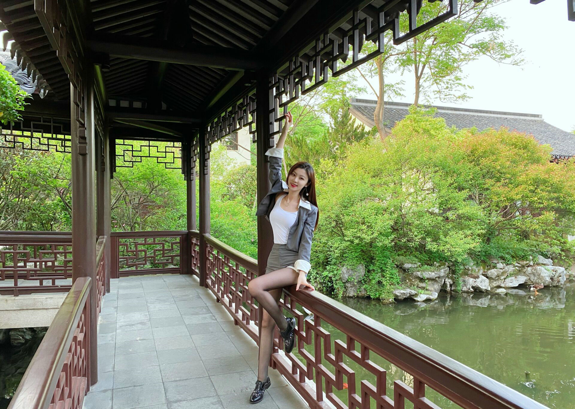 《王牌对王牌》中人才太多,除女郎费费外,这位王牌先生已经火了