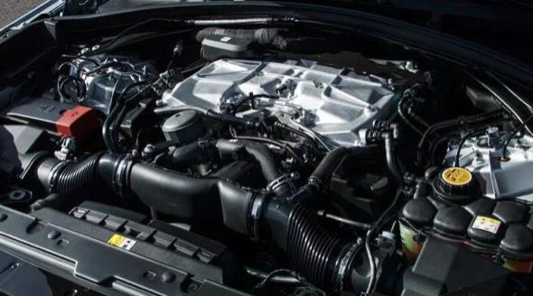 新一代路虎卫士将推svr高性能版,将匹配5.0t v8机械增压发动机